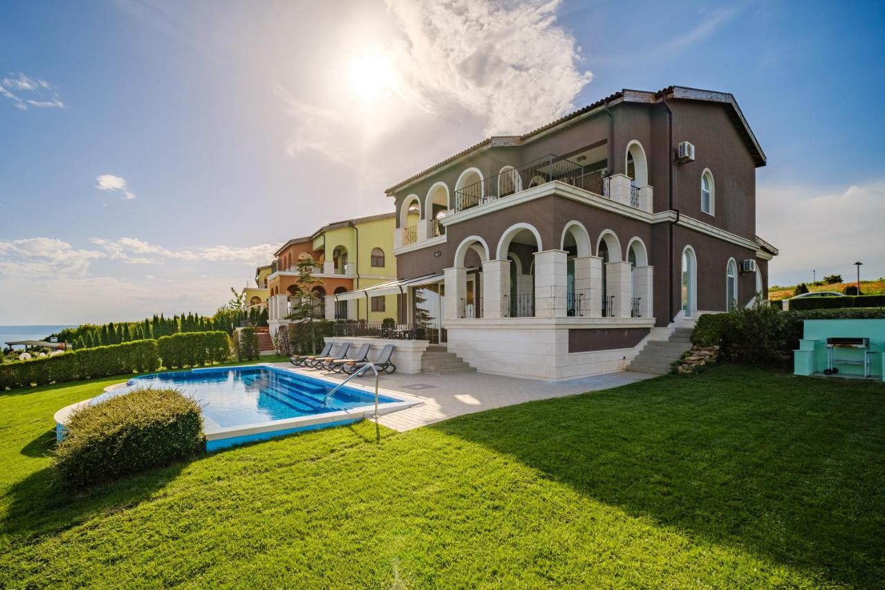 Lighthouse Luxe Estate Apart & Villas Baltschik Exterior foto