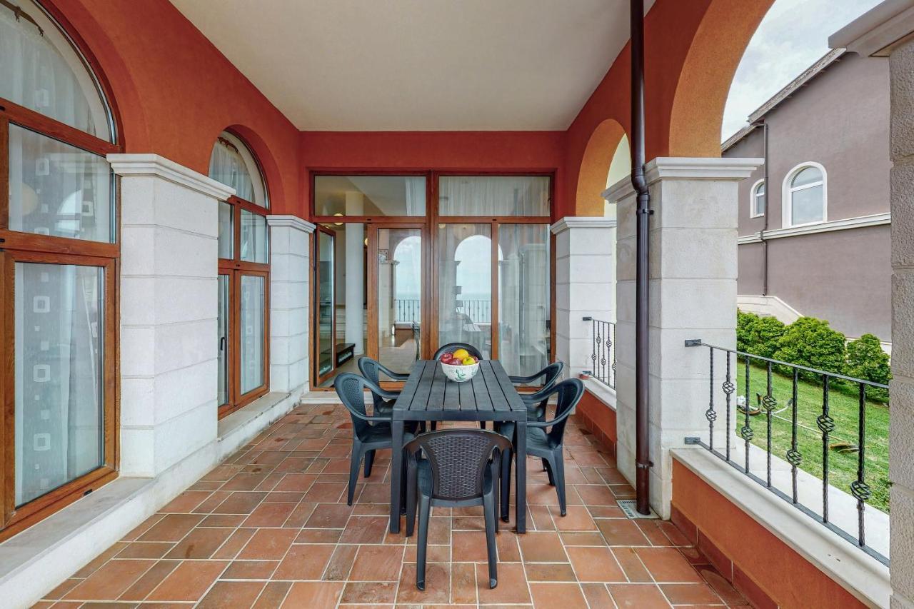 Lighthouse Luxe Estate Apart & Villas Baltschik Exterior foto