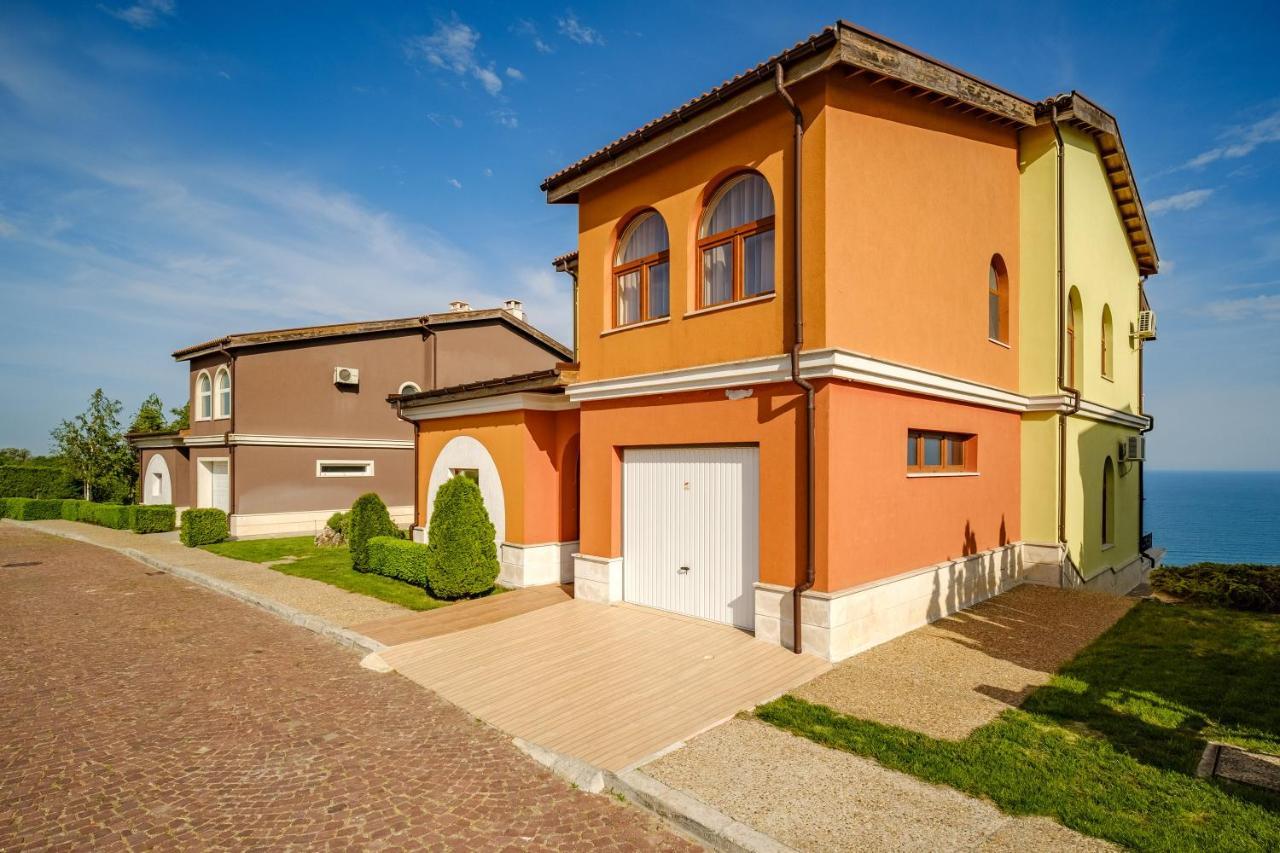 Lighthouse Luxe Estate Apart & Villas Baltschik Exterior foto